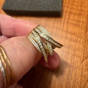 Elegant Gold plated and Silver Women's cubic zirconia Ring